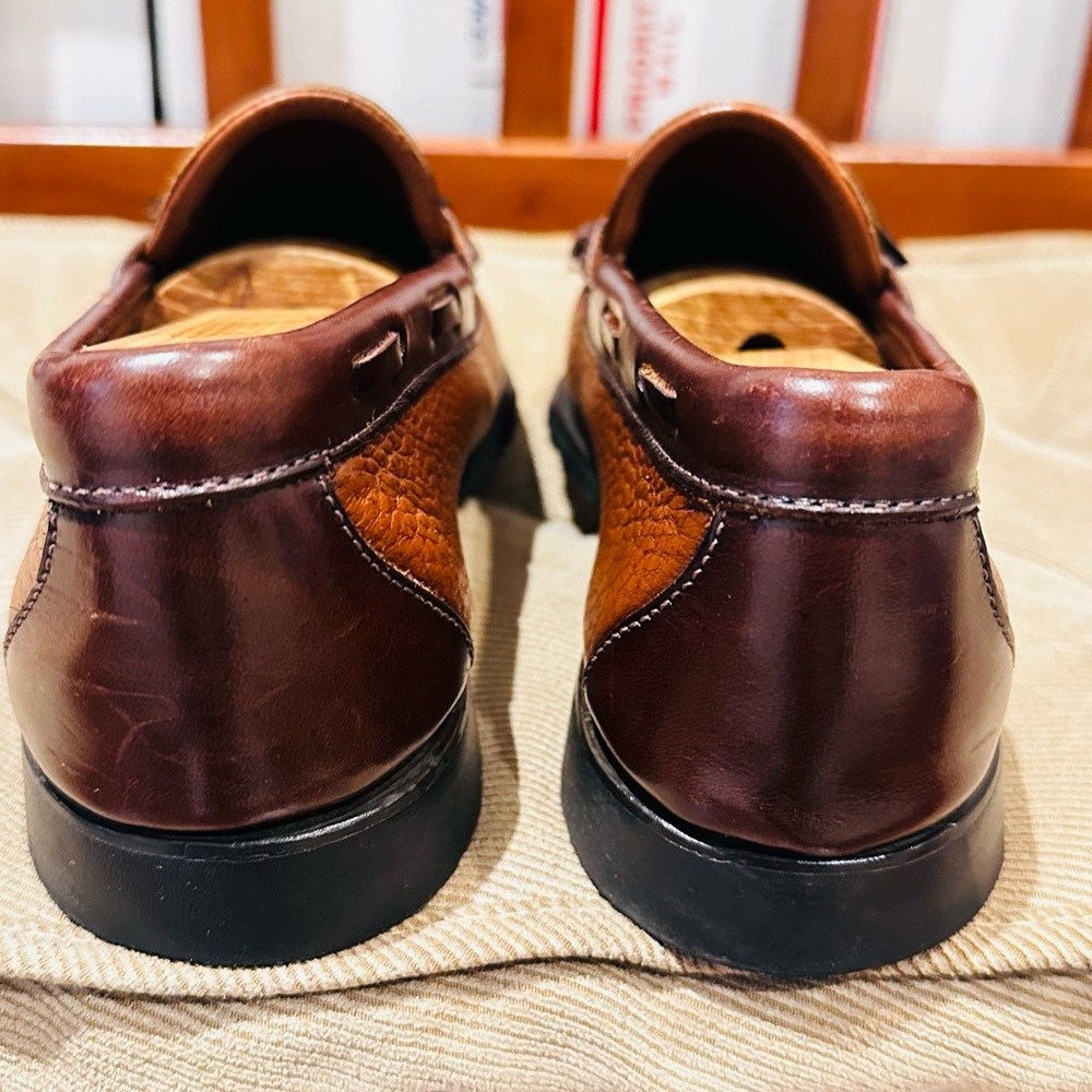 Allen Edmonds Nashua Tassel Pebble Leather Loafer. - Picture 8 of 9
